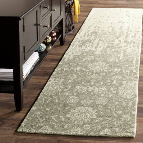 Safavieh Restoration Vintage 2'-3" x 8'-0" Rug in Light Sage / Grey
