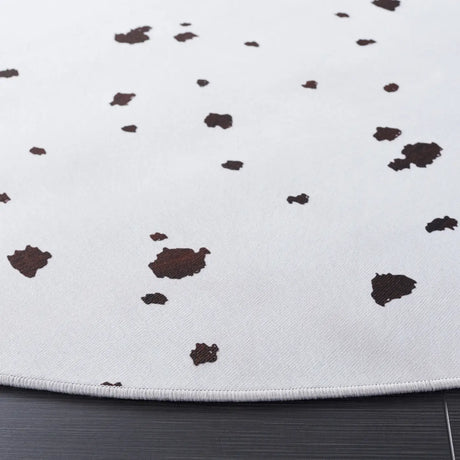 Safavieh Faux Hide 6'-0" x 6'-0" Rug in Ivory / Black