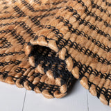 Safavieh Kilim 4'-0" x 6'-0" Rug in Natural / Black
