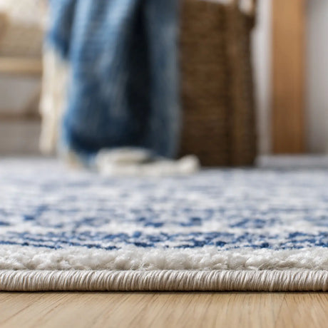 Safavieh Tulum 4'-0" x 6'-0" Rug in Ivory / Navy