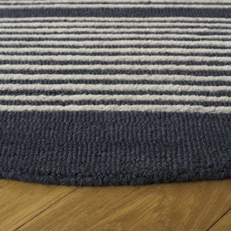 Safavieh Rodeo Drive 6'-0" x 6'-0" Rug in Navy / Ivory