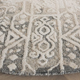 Safavieh Ebony 6'-0" x 6'-0" Rug in Silver / Ivory