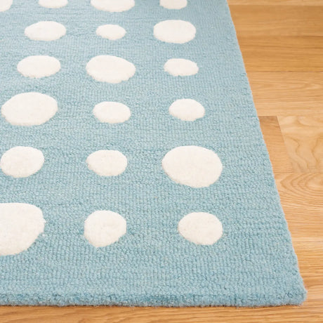 Safavieh Safavieh Kids 4'-0" x 6'-0" Rug in Blue / Ivory
