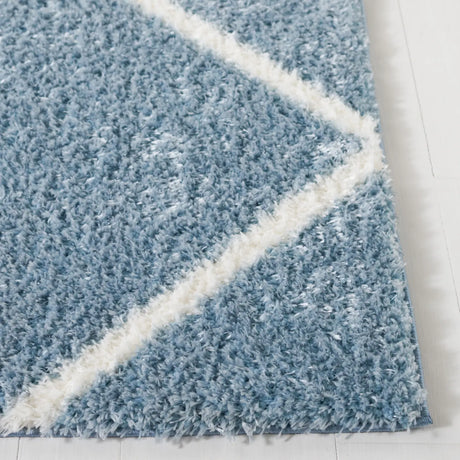 Safavieh Tahoe Shag 4'-0" x 6'-0" Rug in Blue / White