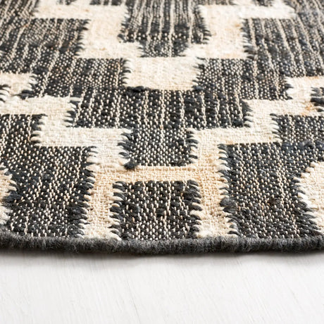 Safavieh Natural Fiber 6'-0" x 6'-0" Rug in Black / Ivory