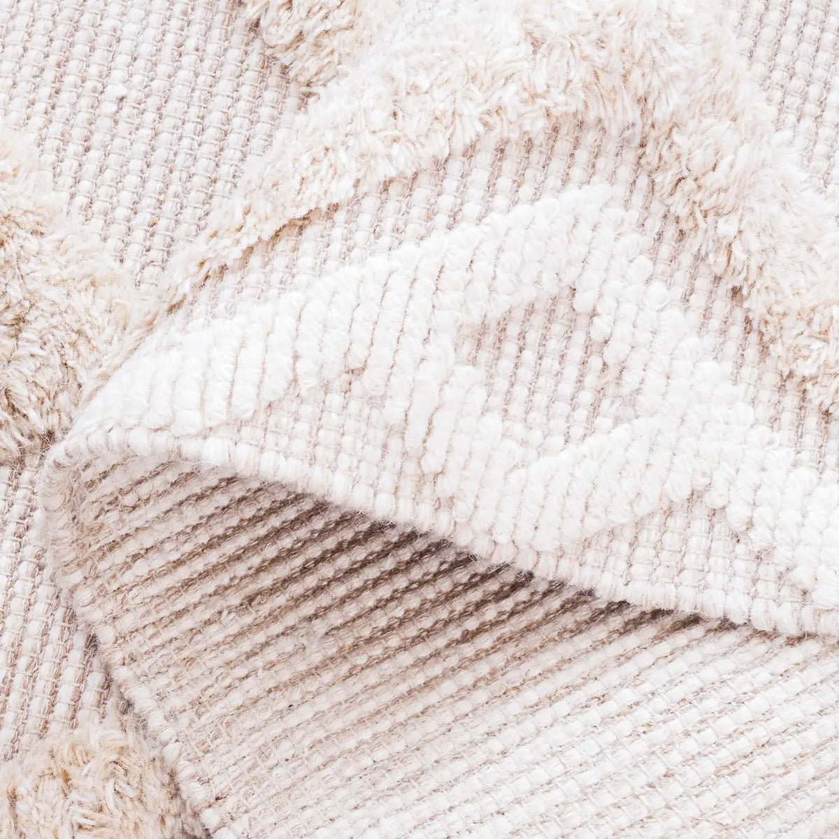 Safavieh Natura 4'-0" x 6'-0" Rug in Beige / Light Grey