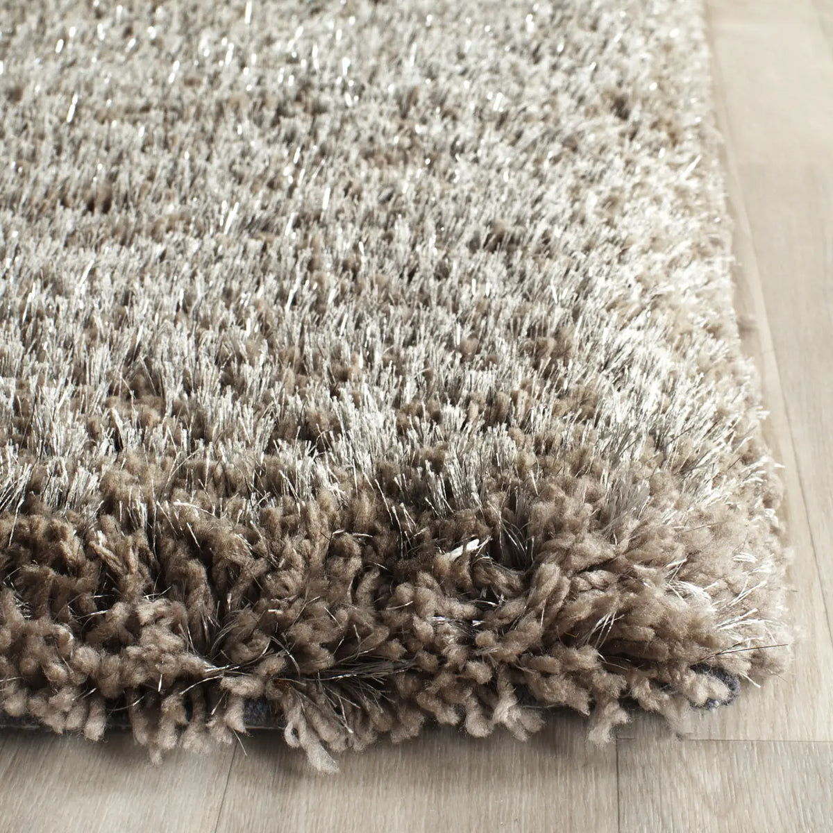 Safavieh Sg-Sbs-South Beach Shag 4'-0" x 6'-0" Rug in Silver