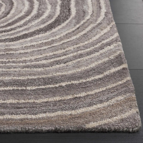 Safavieh Abstract 4'-0" x 6'-0" Rug in Grey / Ivory