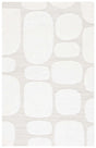 Safavieh Manhattan 4'-0" x 6'-0" Rug in Ivory / Beige