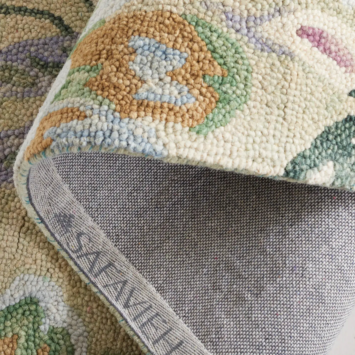 Safavieh Jardin 4'-0" x 6'-0" Rug in Beige / Blue