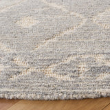 Safavieh Casablanca 6'-0" x 6'-0" Rug in Grey / Beige