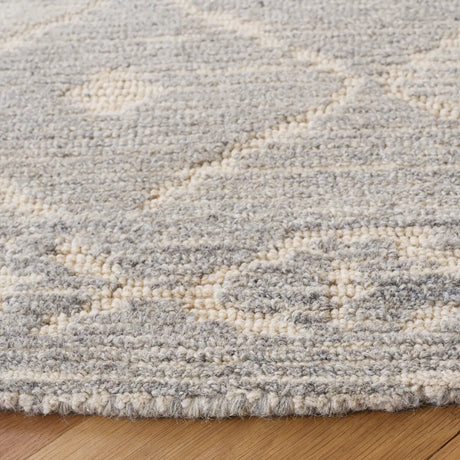 Safavieh Casablanca 6'-0" x 6'-0" Rug in Grey / Beige