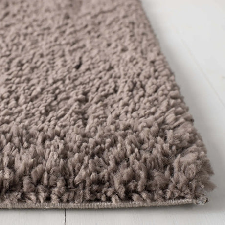 Safavieh August Shag 900 5'-3" x 7'-6" Rug in Taupe