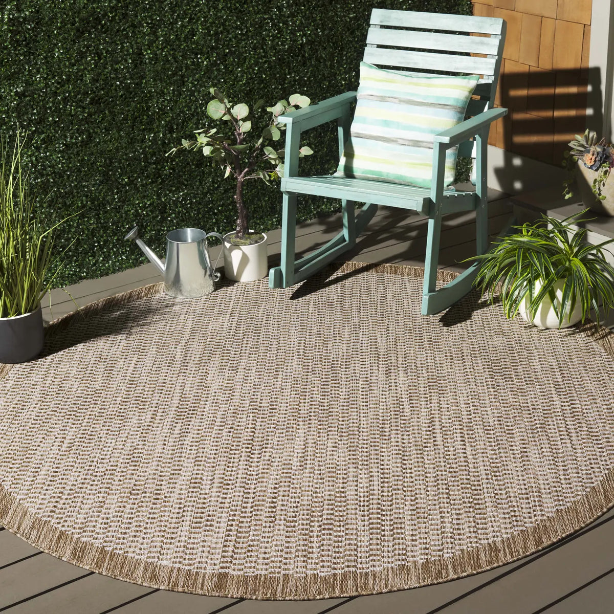Safavieh Beach House 6'-7" x 6'-7" Rug in Brown / Ivory
