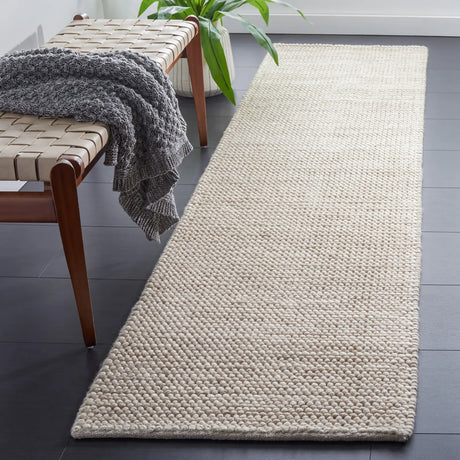 Safavieh Natura 2'-3" x 9'-0" Rug in Beige / Ivory