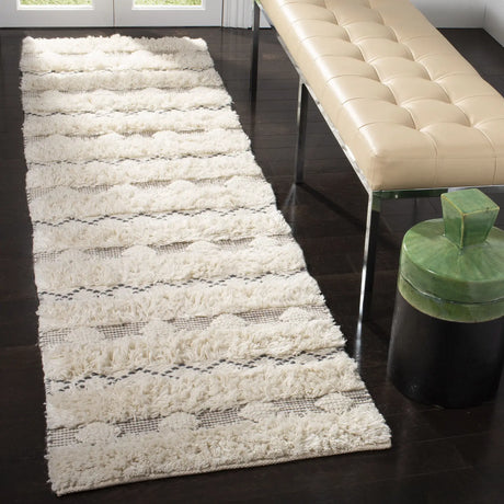 Safavieh Natura 2'-3" x 8'-0" Rug in Ivory / Grey