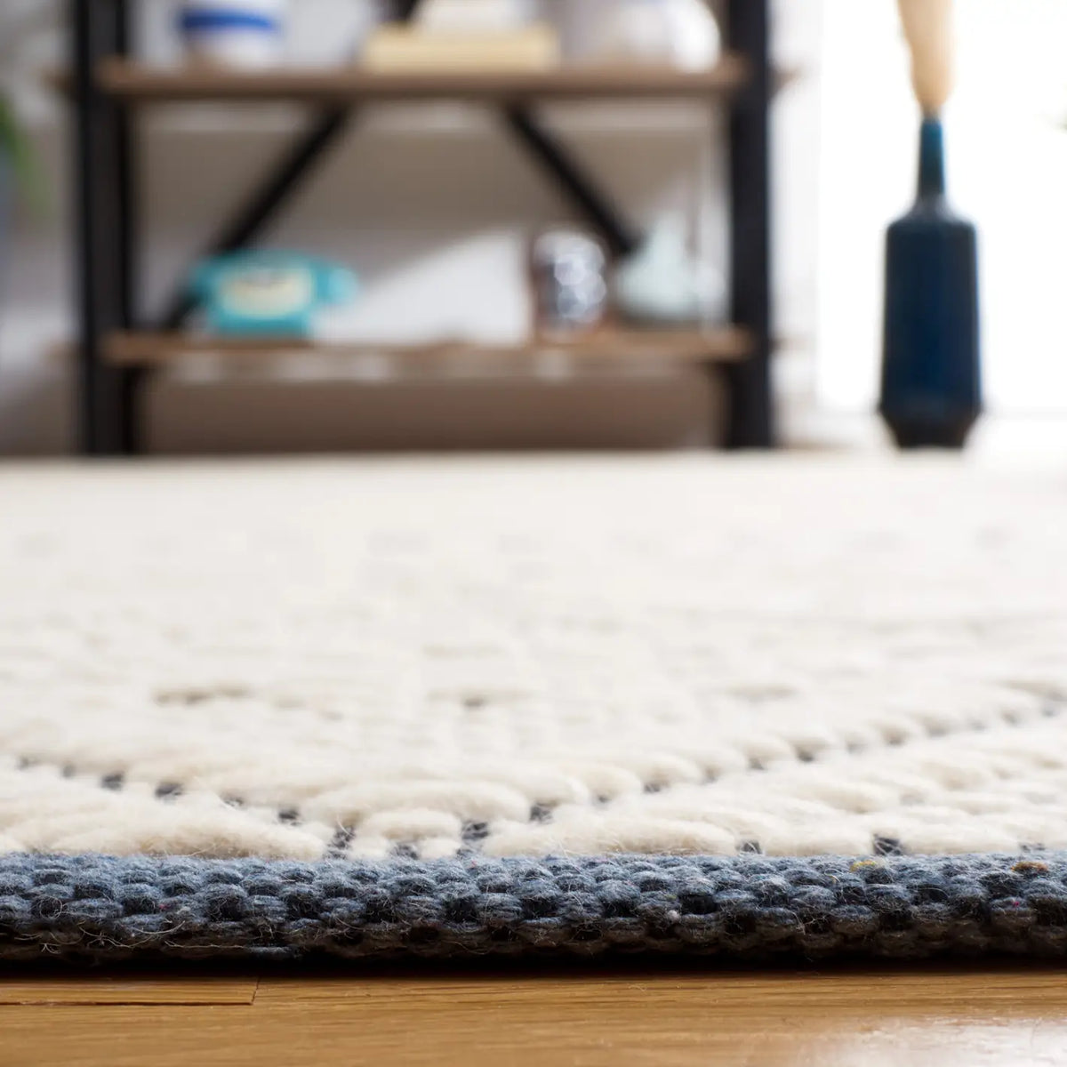 Safavieh Natura 5'-0" x 8'-0" Rug in Ivory / Blue