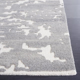 Safavieh Chatham 4'-0" x 6'-0" Rug in Grey / Ivory