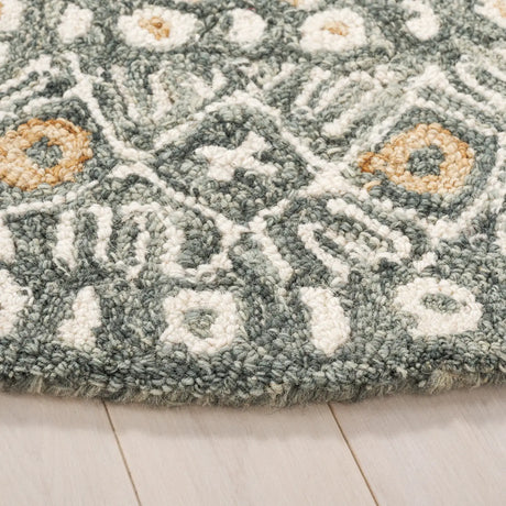 Safavieh Micro-Loop 5'-0" x 5'-0" Rug in Green / Ivory