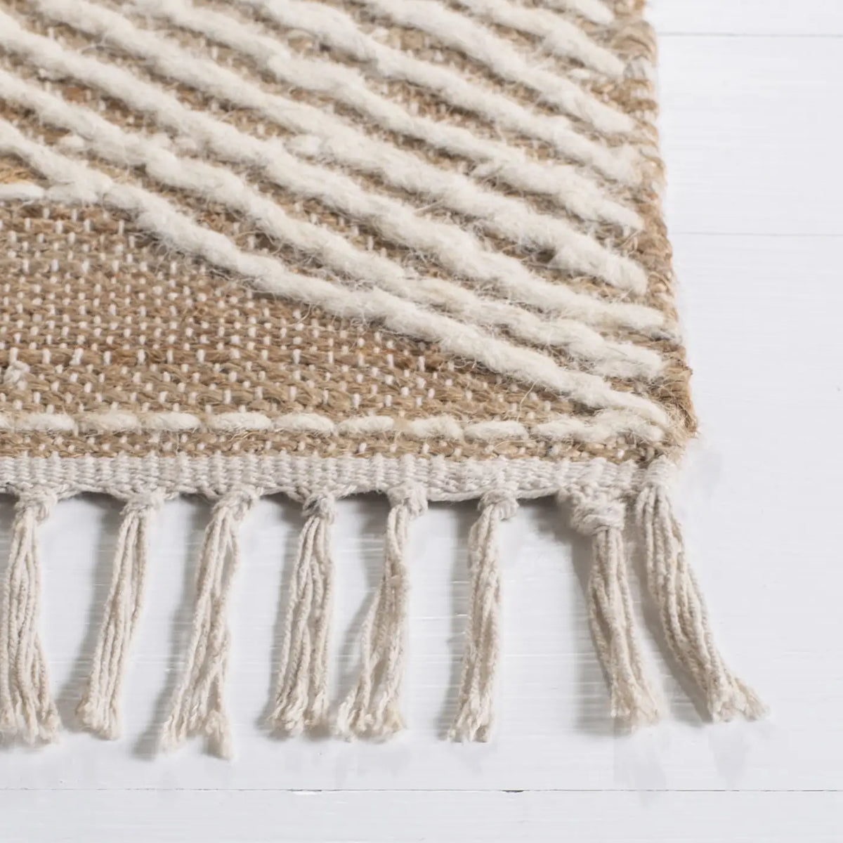 Safavieh Kilim 4'-0" x 6'-0" Rug in Natural