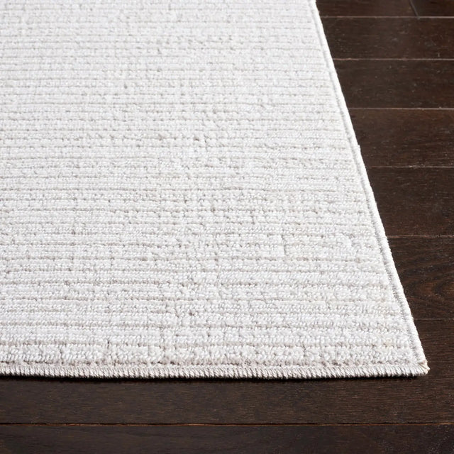 Safavieh Hunter 100 4'-0" x 6'-0" Rug in Ivory / Beige