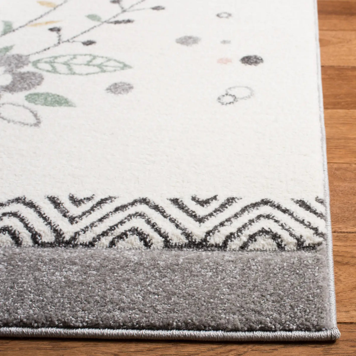Safavieh Carousel Kids 100 4'-0" x 6'-0" Rug in Ivory / Pink