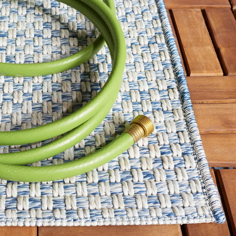 Safavieh Sisal All-Weather 4'-0" x 6'-0" Rug in Blue / Ivory