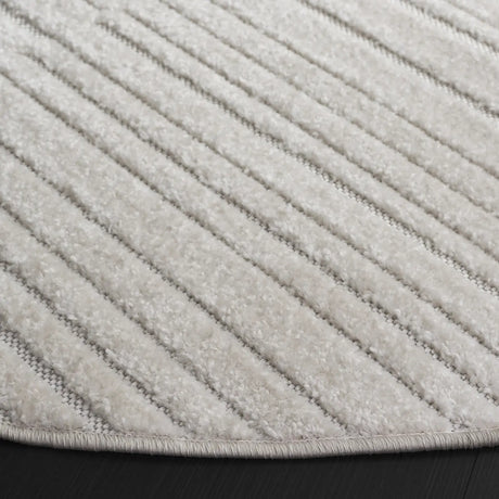 Safavieh Stella 6'-7" x 6'-7" Rug in Ivory