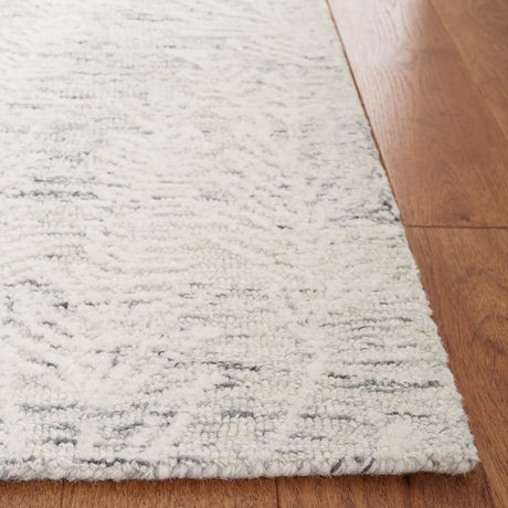 Safavieh Metro 4'-0" x 6'-0" Rug in Grey / Ivory