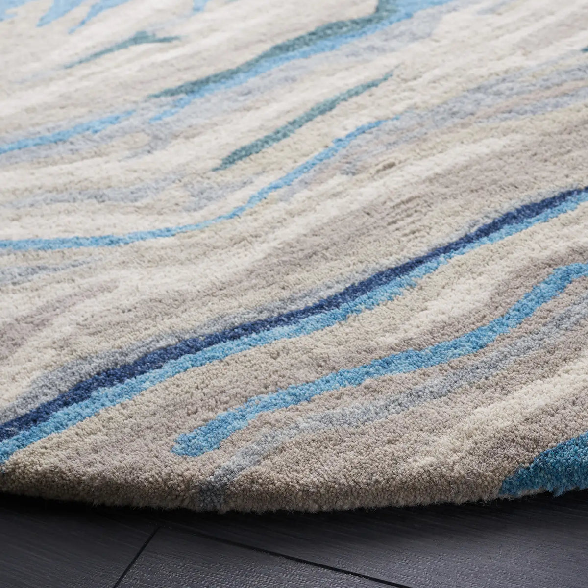 Safavieh Soho 6'-0" x 6'-0" Rug in Blue / Beige