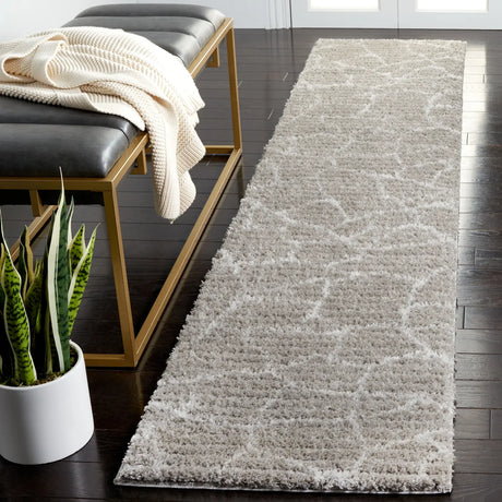 Safavieh Tahoe Shag 2'-0" x 9'-0" Rug in Grey / Ivory