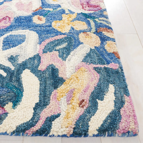 Safavieh Blossom 4'-0" x 6'-0" Rug in Light Blue / Plum