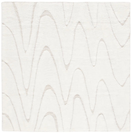Safavieh Manhattan 6'-0" x 6'-0" Rug in Ivory / Beige