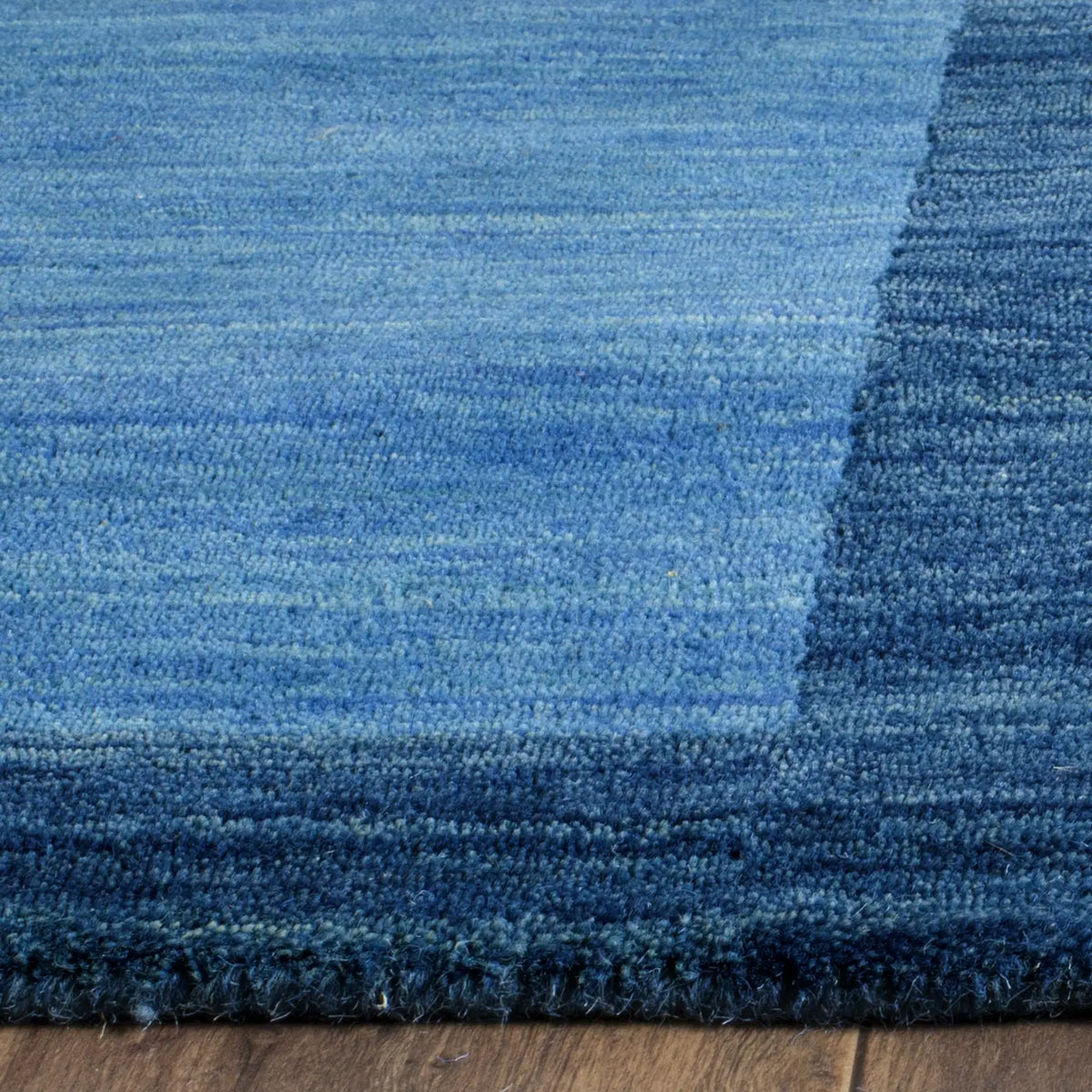Safavieh Himalaya 2'-3" x 10'-0" Rug in Light Blue / Dark Blue
