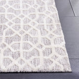 Safavieh Audrey 4'-0" x 6'-0" Rug in Light Grey / Beige