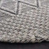Safavieh Marbella 6'-0" x 6'-0" Rug in Light Grey / Black