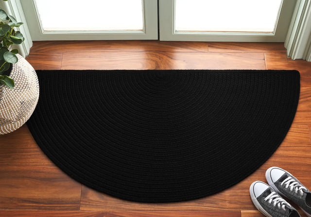 Safavieh Braided 2'-0" x 4'-0" Rug in Black