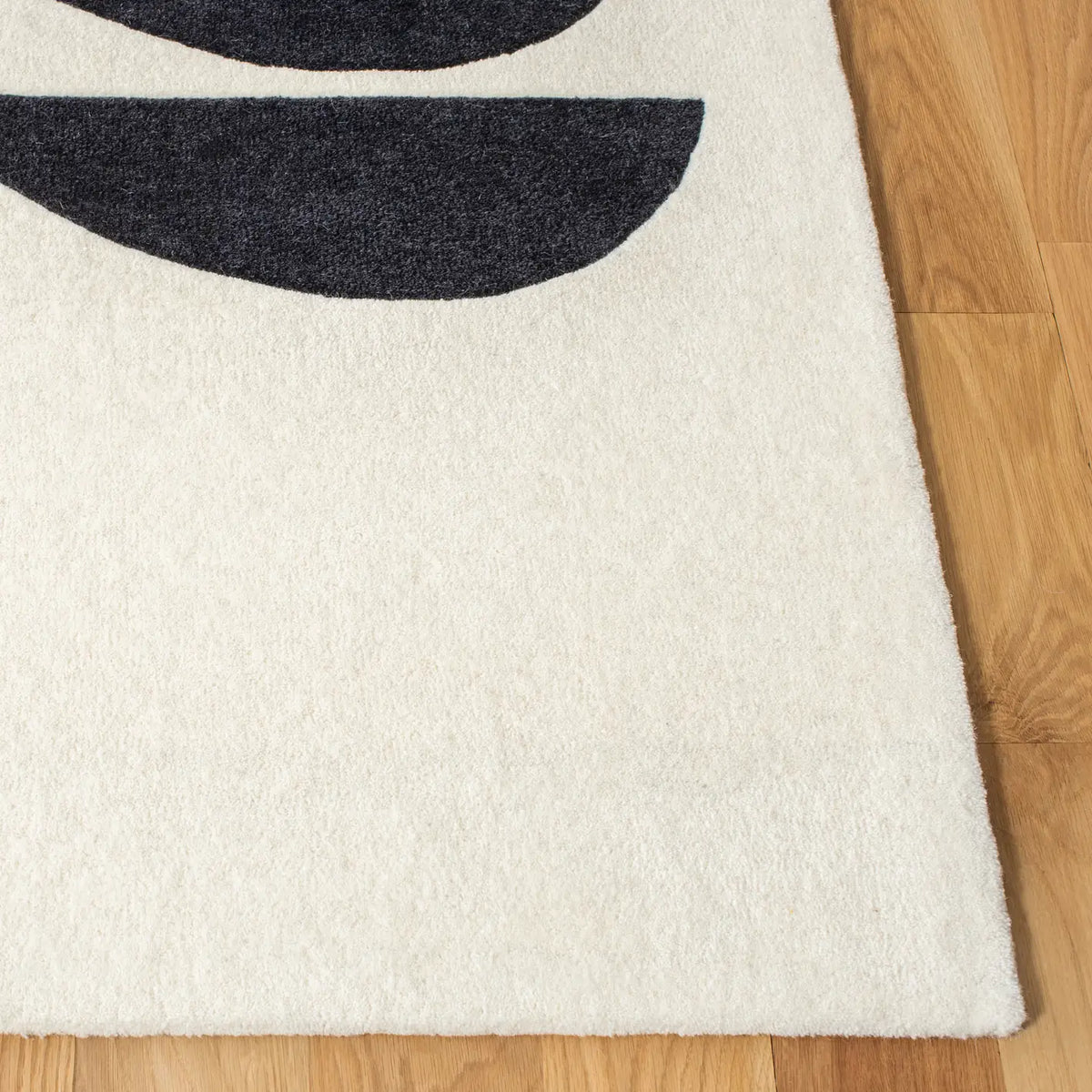 Safavieh Fifth Avenue 4'-0" x 6'-0" Rug in Ivory / Brown