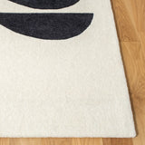 Safavieh Fifth Avenue 4'-0" x 6'-0" Rug in Ivory / Brown