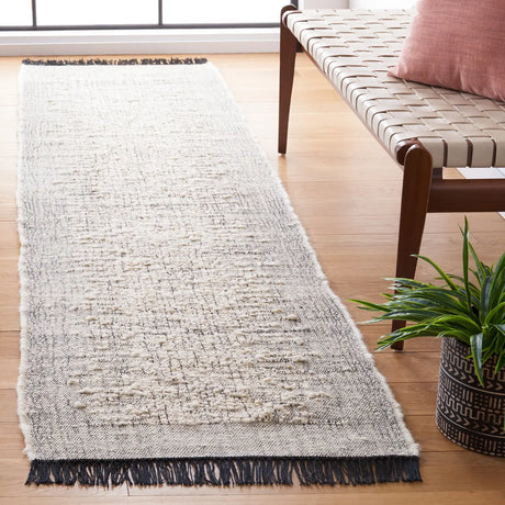 Safavieh Natura 2'-3" x 9'-0" Rug in Ivory / Black