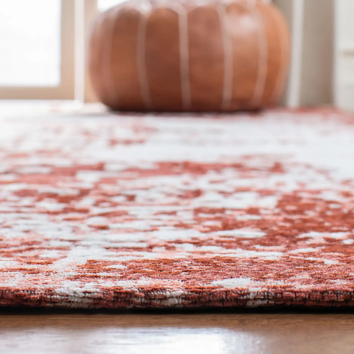 Safavieh Classic Vintage 5'-0" x 8'-0" Rug in Rust / Ivory