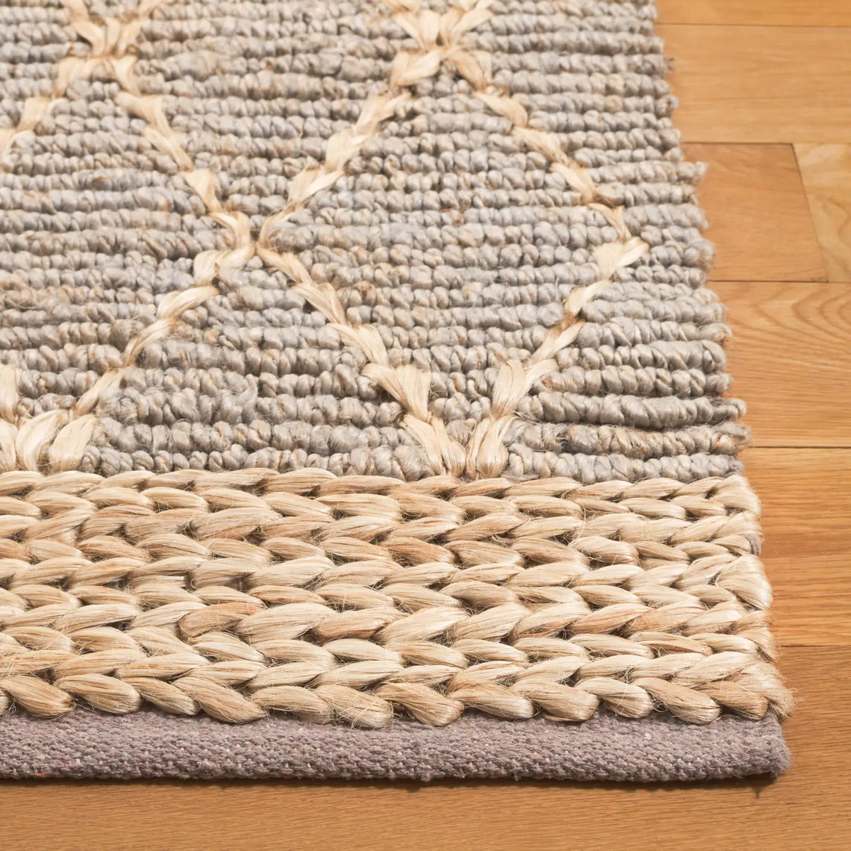 Safavieh Natural Fiber 4'-0" x 6'-0" Rug in Silver