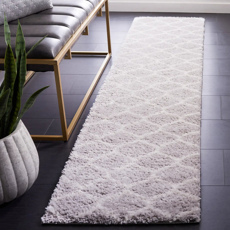 Safavieh Tahoe Shag 2'-0" x 9'-0" Rug in Light Grey / White