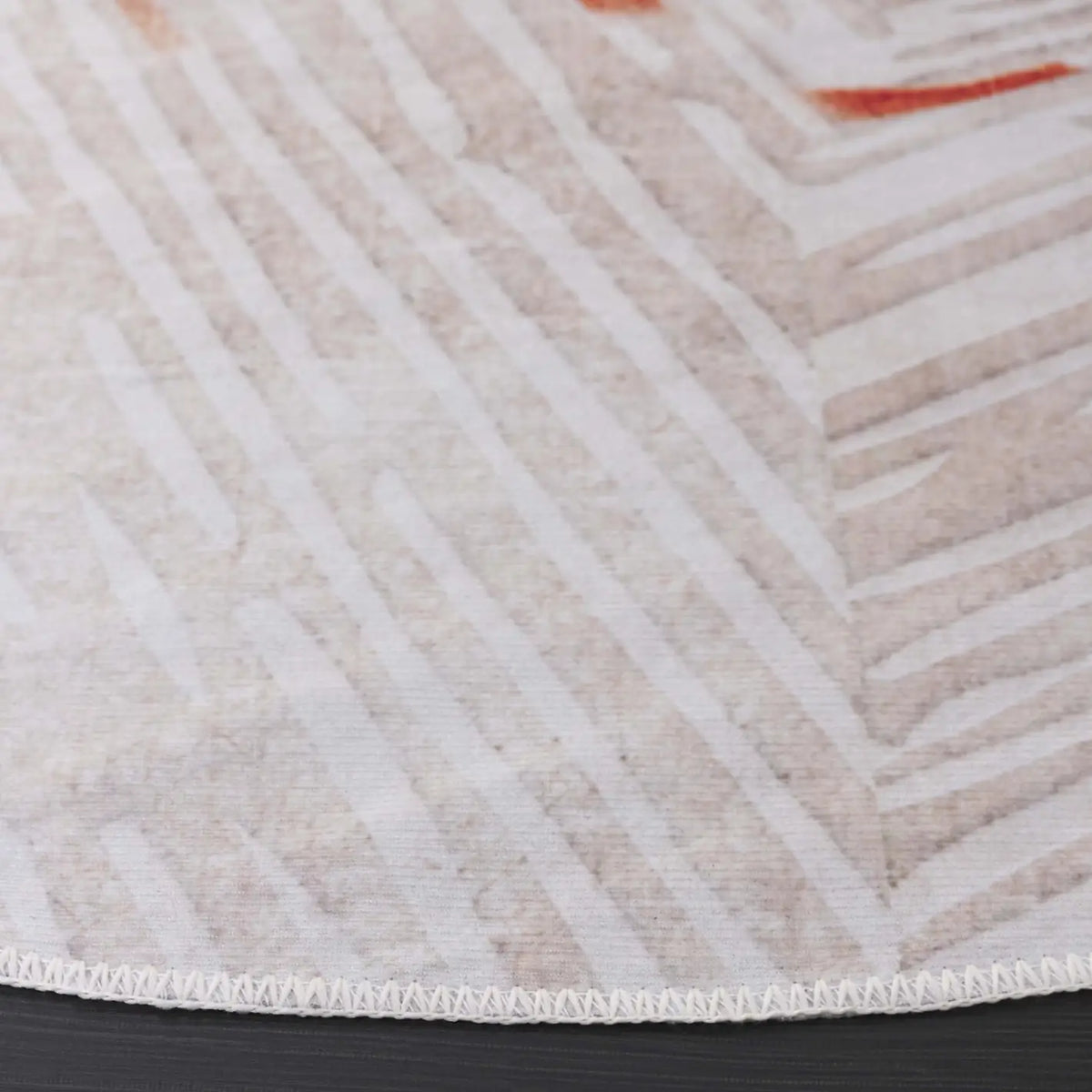 Safavieh Malibu 6'-0" x 6'-0" Rug in Beige / Rust