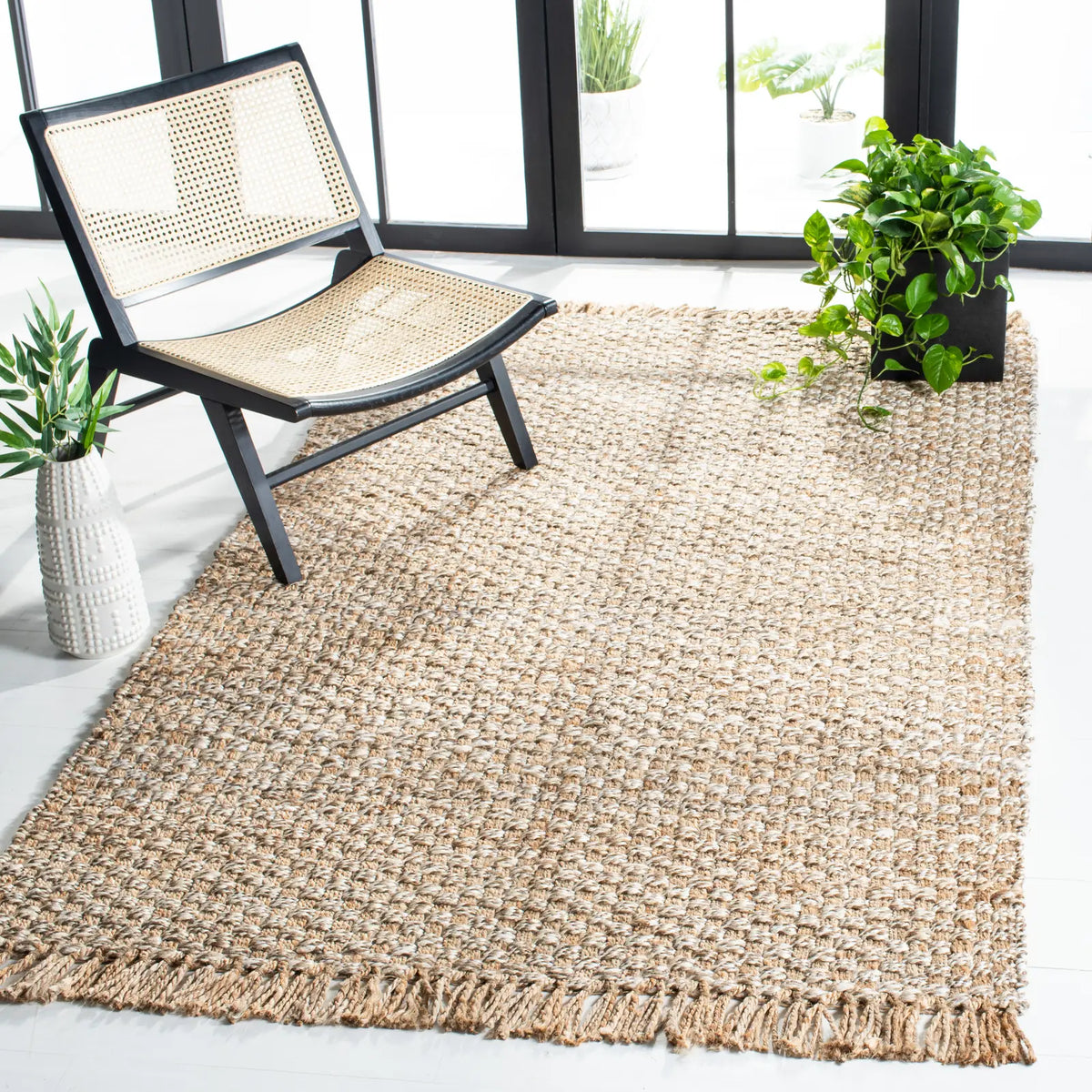 Safavieh Natural Fiber 4'-0" x 6'-0" Rug in Natural / Grey