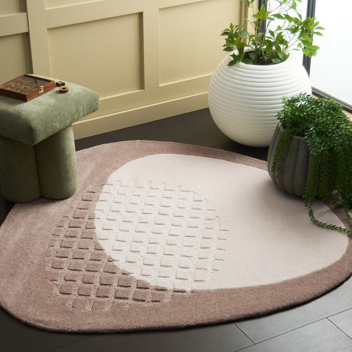 Safavieh Novelty 5'-0" x 5'-0" Rug in Beige / Ivory