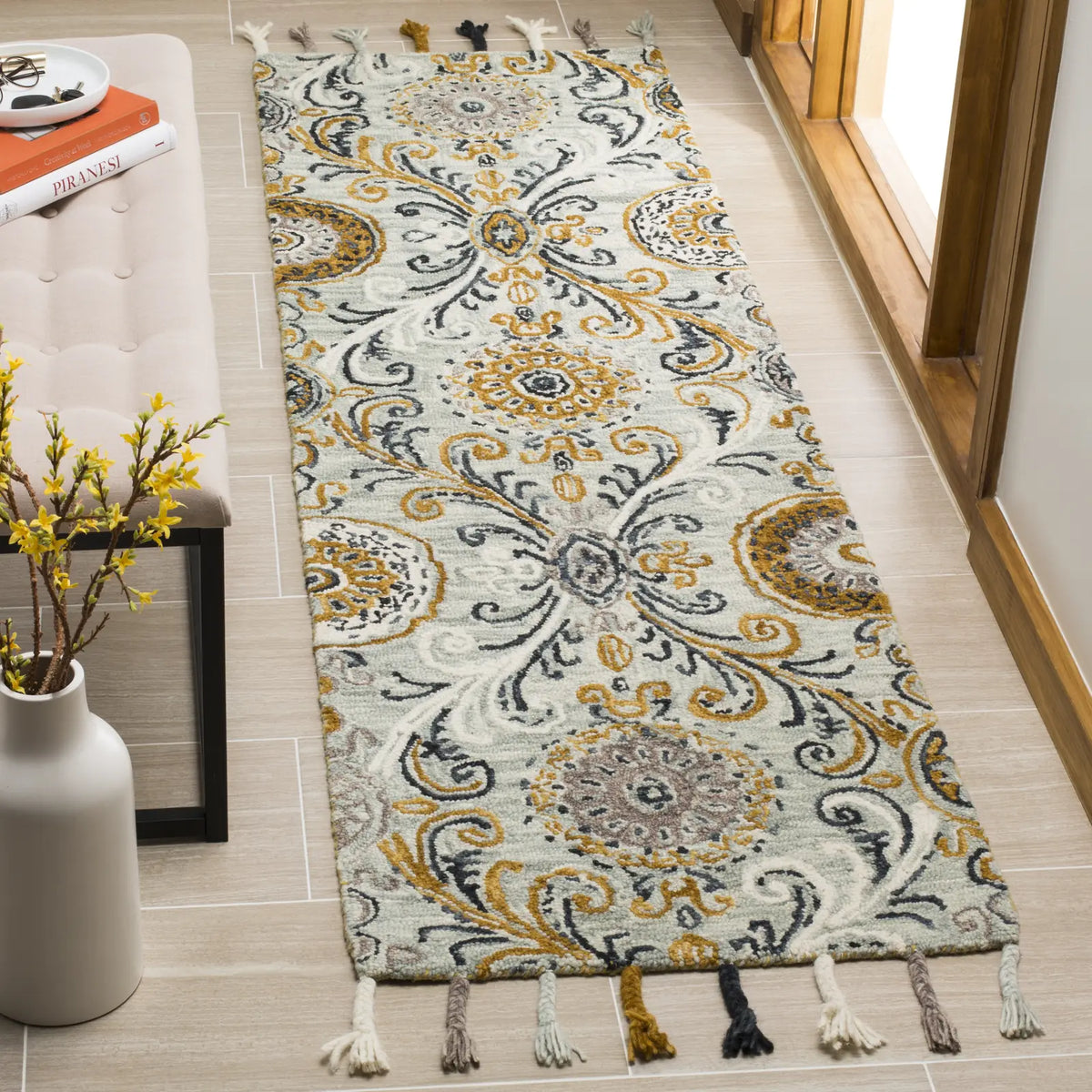 Safavieh Suzani 2'-3" x 8'-0" Rug in Light Green / Ivory
