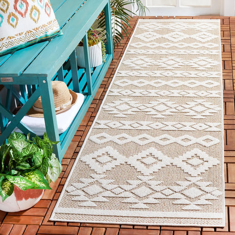Safavieh Global 2'-2" x 8'-0" Rug in Beige / Ivory