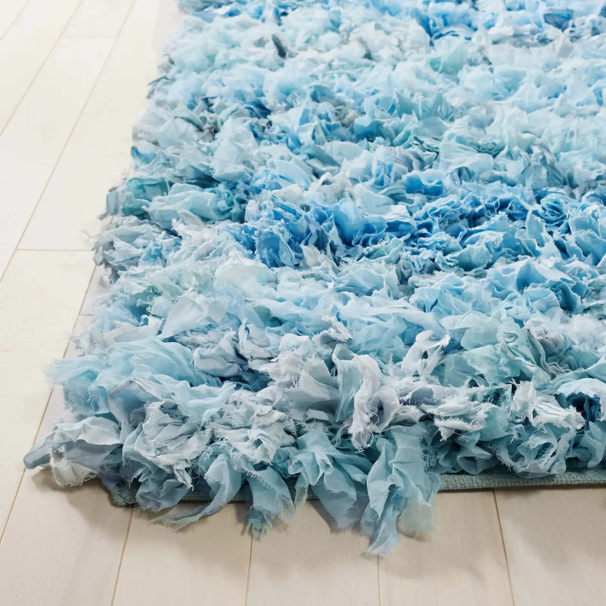 Safavieh Rio Shag 4'-0" x 6'-0" Rug in Sky