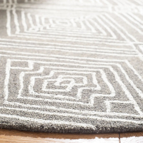 Safavieh Micro-Loop 5'-0" x 5'-0" Rug in Dark Grey / Ivory